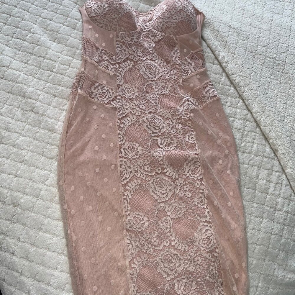 Pink Lacy Body-Con Fashion Nova (L)